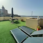 Apartment Unique Views, Sea Breeze *