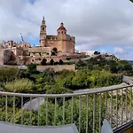 Unique Views, Sea Breeze Apartment *